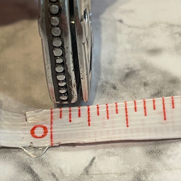 Vintage- Brighton twisted chain with heart pendant that opens with case - Picture 10 of 12